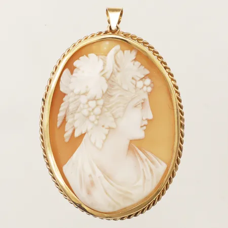 Hänge med Kamé längd 55mm bredd 37mm ostämplad 18K Vikt: 12 g