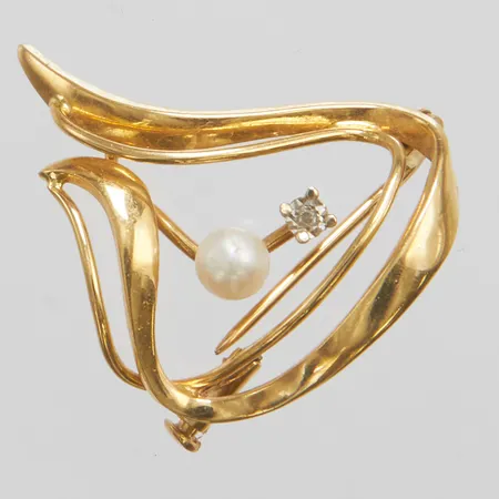 Brosch med odlad pärla och diamant 1x 0,005ct, importstämplad, 18K Vikt: 3,2 g