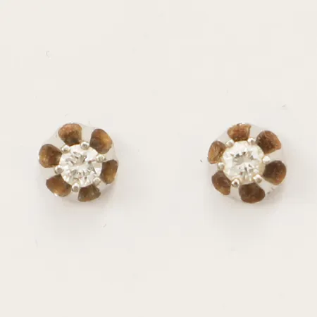Ett par örhängen med diamanter 0,08ct, Ø5,1mm saknar snurrebussar, vitguld 18K Vikt: 0,8 g