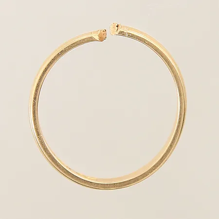 Ring defekt/avklippt gravyr 18K Vikt: 3,8 g