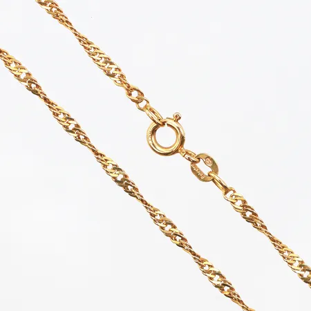 Kedja, längd 46cm, bredd 2,4mm, 18K. Vikt: 5,1 g