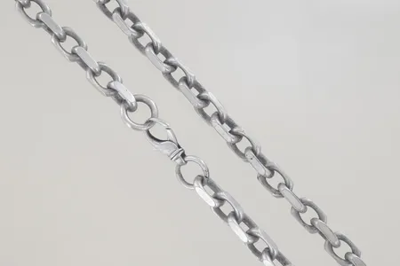 Halskedja ankar längd 56 cm, bredd 8 mm, silver 925/1000  Vikt: 106,9 g