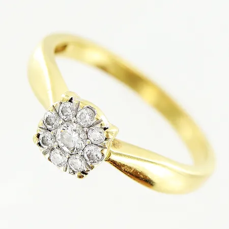 Ring Guldfynd med diamanter 8 x ca 0,02ct och 1 x ca 0,05ct, stl:16¼, bredd 2-6mm, 18K  Vikt: 3,3 g