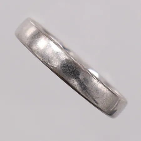 Ring slät stl:20 bredd 4,1mm, vitguld, ograverad, Schalins. 18K Vikt: 5,2 g