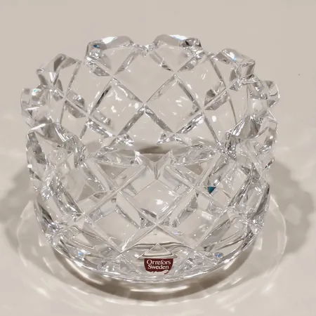 Skål Sofiero Gunnar Cyrén för Orrefors, Ø11cm höjd ca 8cm, nr3834-11, signerad etikettmärkt kristall Skickas med paket.