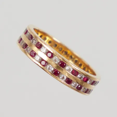 Ring stl 16¼ med vita och röda stenar, bredd 4,6mm, 21K  Vikt: 3,7 g