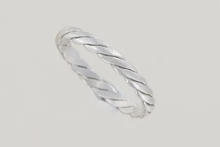Ring stl:17, bredd 2 mm, silver 925/1000 Vikt: 1,2 g