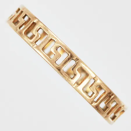 Ring med genombruten meanderdekor stl: ca16 bredd 3mm skev, 14K Vikt: 0,8 g