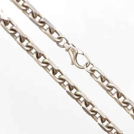Collier ankarlänk, längd 50cm, bredd 8,5mm, 925/1000 silver. Vikt: 104,7 g