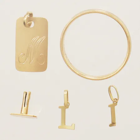 Diverse guld defekt gravyr 18K Vikt: 5,3 g