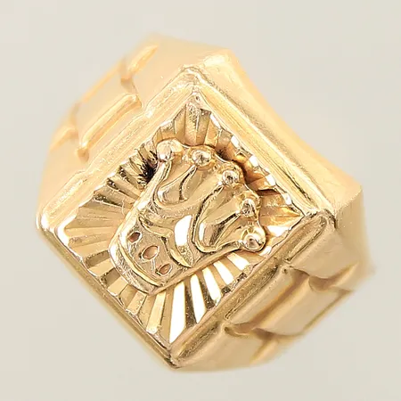 Ring med mönstrad dekor stl: 18, bredd 4,8-15,4mm, OBS! Ej märkesdesign! 21K Vikt: 6,2 g