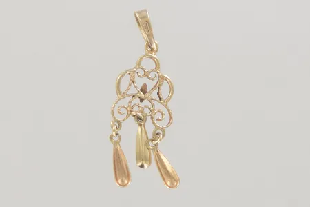 Hänge längd 2,7 cm 18K  Vikt: 0,8 g