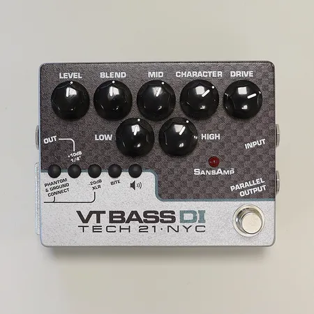 Effektpedal Tech 21 SansAmp Character Series VT Bass DI, testad, inga tillbehör, kardborre på undersida