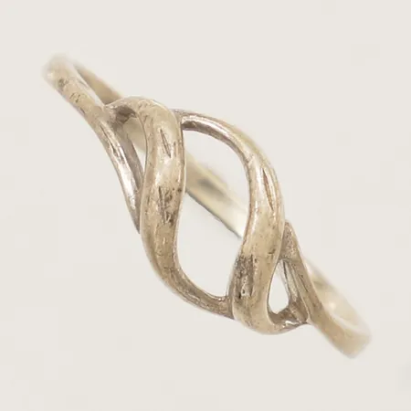 Ring stl:17½ bredd 16mm-7,7mm silver 925/1000 Vikt: 1,4 g