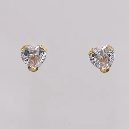 Örhängen hjärtan med kubisk zirkonia, längd 5,4mm bredd 5mm, GHA. 18K bruttovikt 0,7g Vikt: 0,6 g