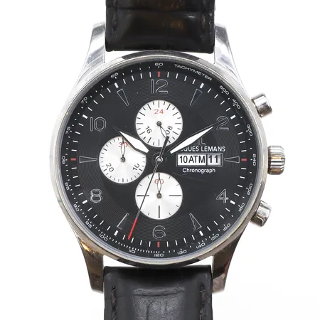 Herrur, Jacques Lemans, Ø43,5mm, chronograph, med läderband, nr: 1-1844, repigt plexiglas, bruksslitage, batteribyte behövs, ej funktions testad, inga tillbehör.