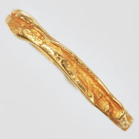 Ring med mönsterdekor stl: ca20 bredd 2-3mm bucklig, 18K,  Vikt: 2,7 g
