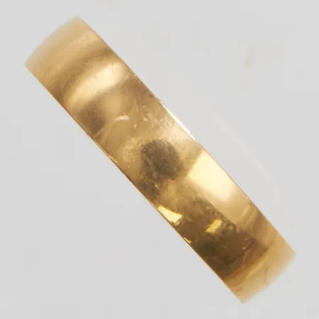 Ring slät stl:18½, bredd: 5mm, personlig gravyr, svenska stämplar, 18K Vikt: 8,9 g