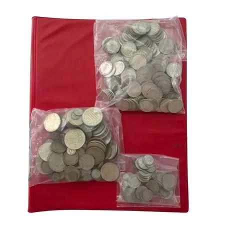 Parti svenska silvermynt 400-800/1000, finvikt cirka 1575g Skickas med postpaket.