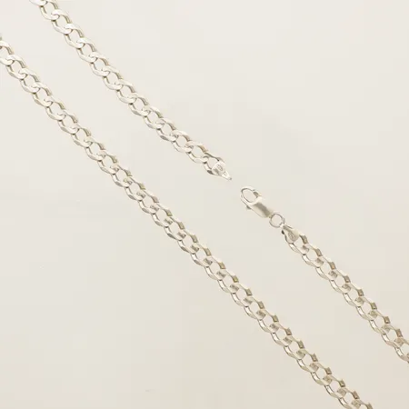 Kedja Pansar längd ca 54cm, bredd ca 7,5mm, defekt låsögla samt skadad lås, silver 925/1000 Vikt: 37,5 g
