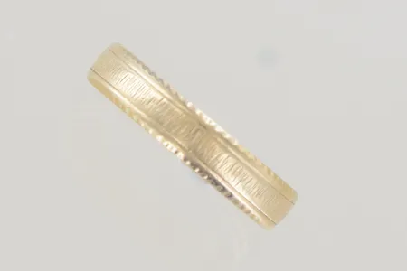 Ring stl:17¾ , graverad 14K   Vikt: 3,2 g