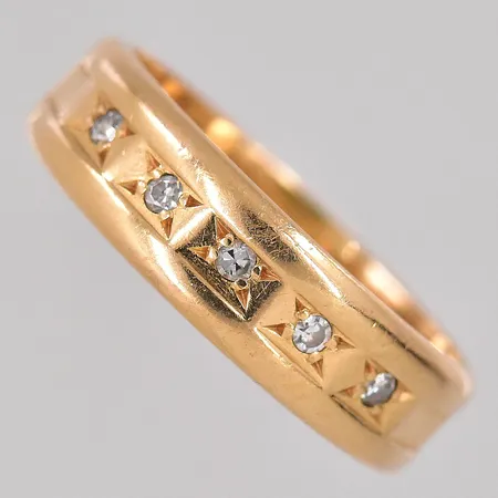 Ring med diamanter 0,06ctv stl 17 graverad 18K Vikt: 4,7 g