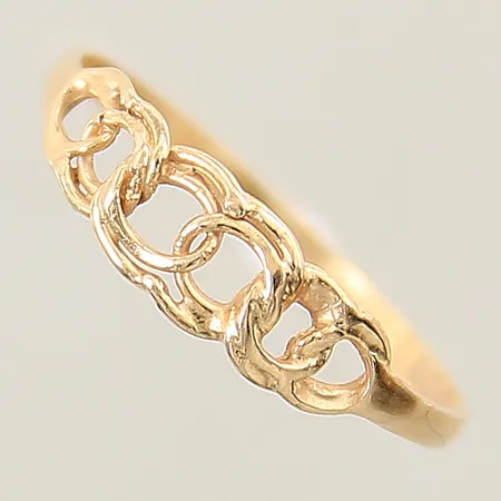 Ring Bismarck stl:16½ bredd 1,6-4,8mm 18K Vikt: 0,9 g