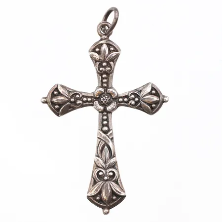 Hänge kors, längd 42,4mm, bredd 2,5-25,2mm, 830/1000 silver. Vikt: 3 g