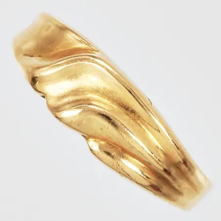 Ring stl: ca16½ bredd 2-5mm bucklig, 18K Vikt: 1,3 g