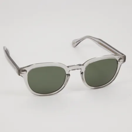 Ett par solglasögon Moscot Lemtosh, light grey, 49024-145, bruksslitage, repor, glasögonfodral, putsduk