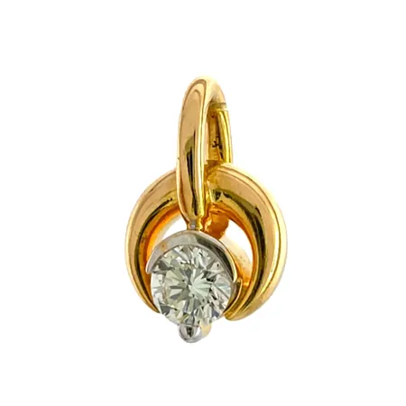 Hänge i 18K guld med Diamant 0,10ct, förefaller vara ostämplad, längd inkl. ögla 10 mm, bredd 6 mm, tjocklek 3 mm, fint skick Vikt: 0,9 g