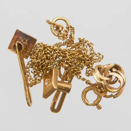 Diverse guld, defekt, pärlor, del i oädelmetall, 18K Vikt: 6,4 g