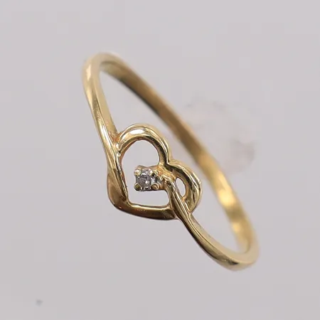 Ring med diamant ca0,01ct, stl:17 bredd 1,5-5,8mm, GHA. 18K Vikt: 1,3 g