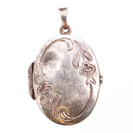 Medaljong, längd 32,8mm, bredd 3,4-21,6mm, 925/1000 silver. Vikt: 3,9 g