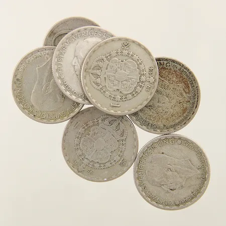 Diverse silvermynt olika valörer samt årtal silver 400/1000 Vikt: 46,3 g