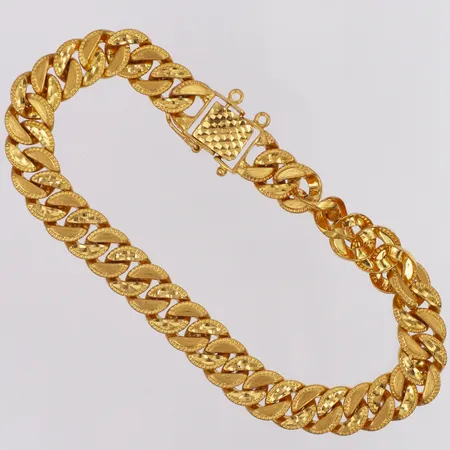 Armband manglad Pansar längd 22cm bredd 9mm, säkerhetskedja saknas, 21K  Vikt: 17,7 g