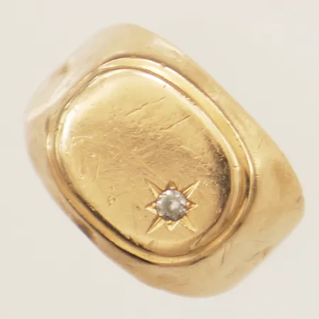 Klackring med vit sten stl:16¾, bredd 13mm repor 18K Vikt: 3,6 g