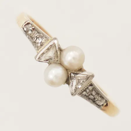 Ring med rosenslipade diamanter, odlade pärlor, stl:16 bredd6,1mm 18K Vikt: 1,5 g
