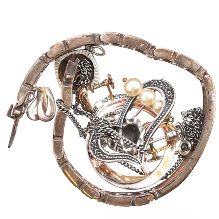 Diverse silver, defekter, ojämnheter, stenar, pärlor,  830-925/1000. Vikt: 53,1 g