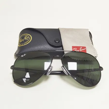 Solglasögon Ray-Ban Pilot, modell RB 3675, färgkod 002/31, storlek 5814-135mm, linskategori 3 Neutral (3N), märkt "Made in Italy", putsduk, fodral.