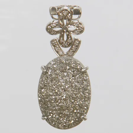 Hänge med titanbehandlad drus samt diamanter 23x 0,005ct, längd: 42mm, bredd: 16mm, silver 925/1000 Vikt: 7 g