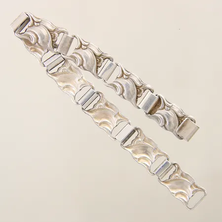 Armband med dekor längd 19cm bredd 11,1mm silver 830/1000 Vikt: 14,8 g