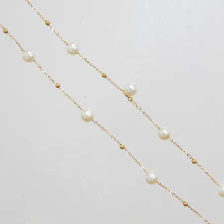 Collier med odlade pärlor längd: 50,5cm, bredd: 1-6mm, 18K bruttovikt 5,4g.