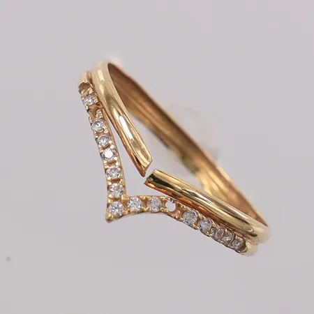 Ring med stenar, stl:18¼ bredd 2,3-5,5mm, stenar saknas, sprucken fog. 18K Vikt: 1,2 g