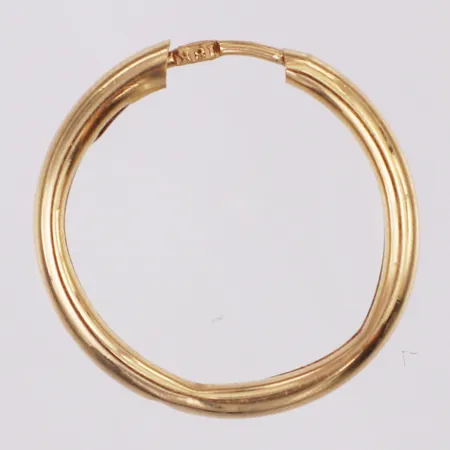 Örhänge udda längd 19mm, defekt buckligt, 18K  Vikt: 0,6 g