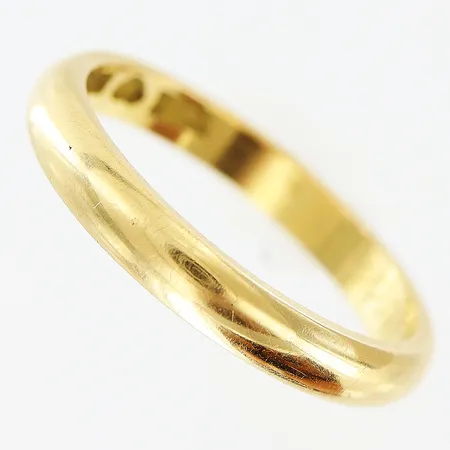 Ring slät stl:21, bredd 3,5mm, gravyr, 18K  Vikt: 6,4 g