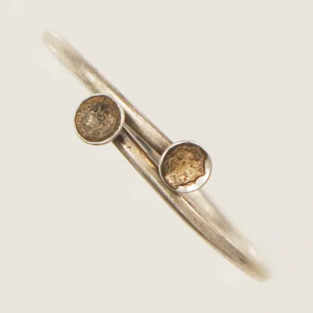 Ring stl:17 bredd 3,5mm saknar stenar silver 835/1000 Vikt: 0,8 g
