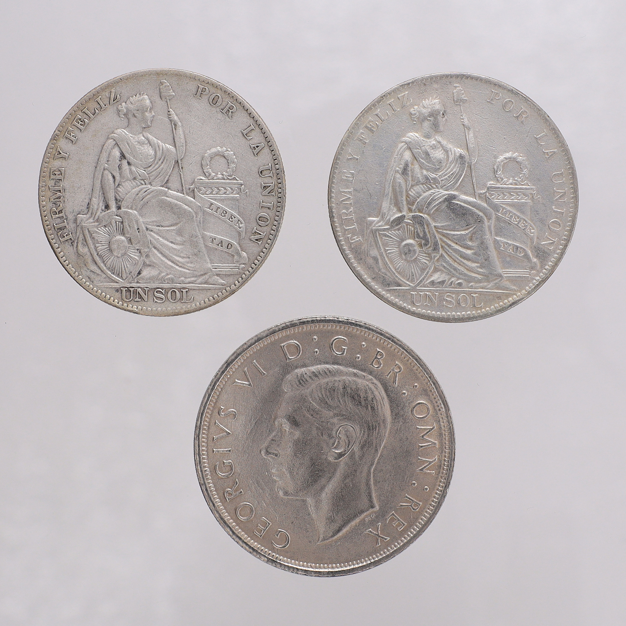 3 Mynt blandade, samtliga i myntkapslar silver 500/1000 Vikt: 69,9 g