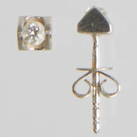 Örhängen med diamanter 2 x ca.0,07ct, vitguld, 18K Vikt: 1,3 g