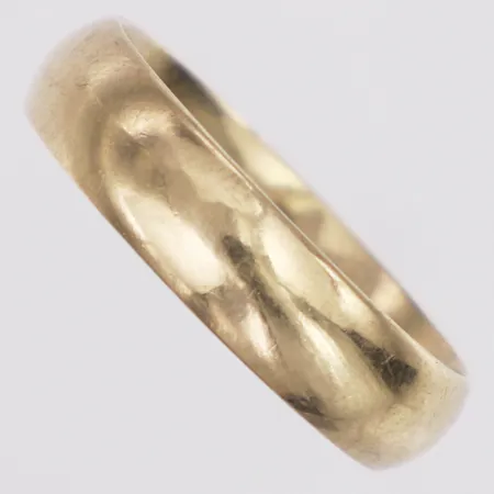 Ring slät stl:18 bredd 5mm, gravyr, 14K  Vikt: 2,5 g